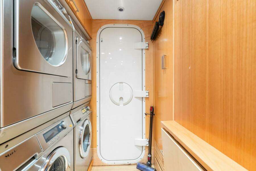 2010 Westport Superyacht