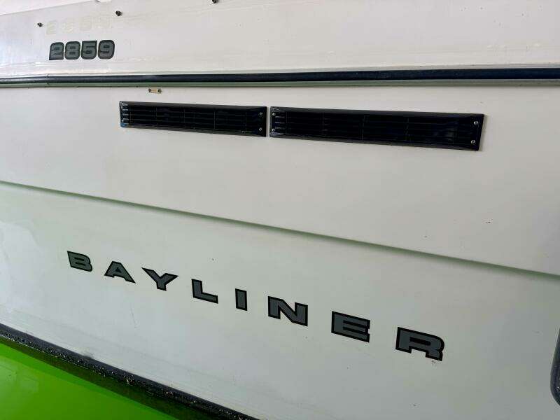 1997 Bayliner 2859 Ciera Express