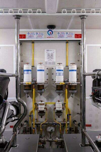 2010 Horizon Enclosed Pilothouse