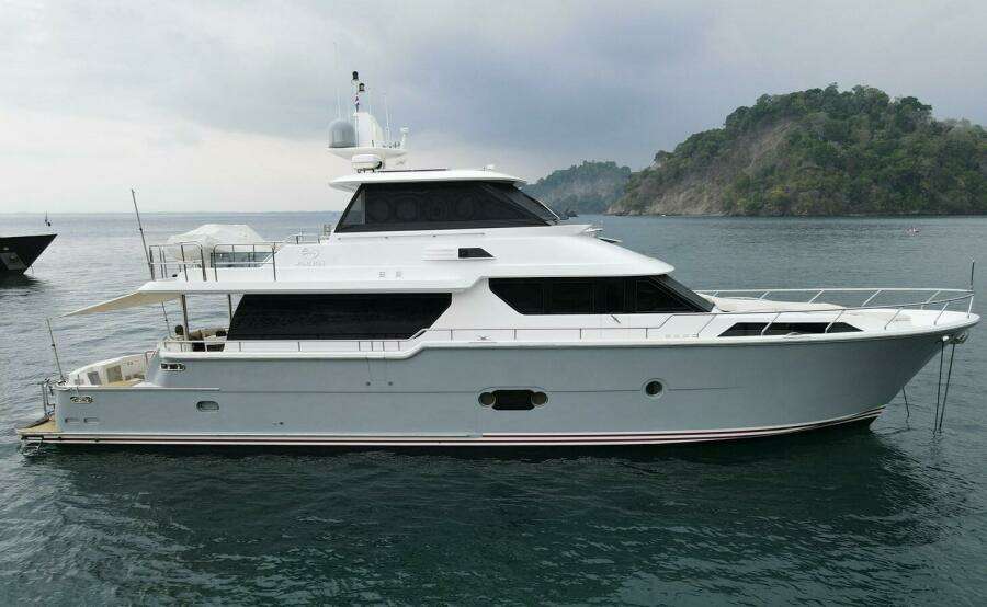 2010 Horizon Enclosed Pilothouse