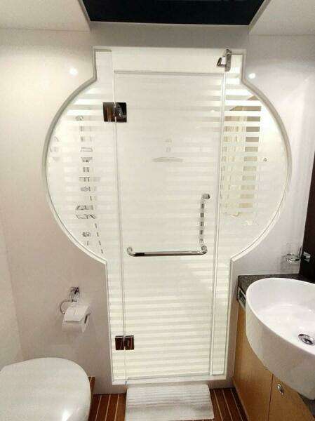 2010 Horizon Enclosed Pilothouse