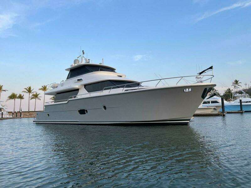 2010 Horizon Enclosed Pilothouse