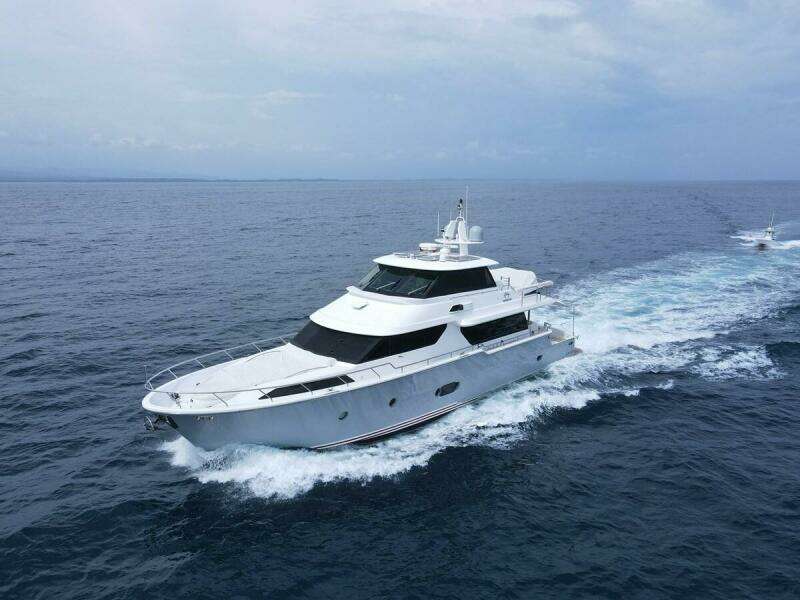 2010 Horizon Enclosed Pilothouse