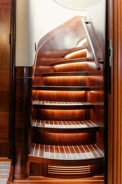 2010 Horizon Enclosed Pilothouse