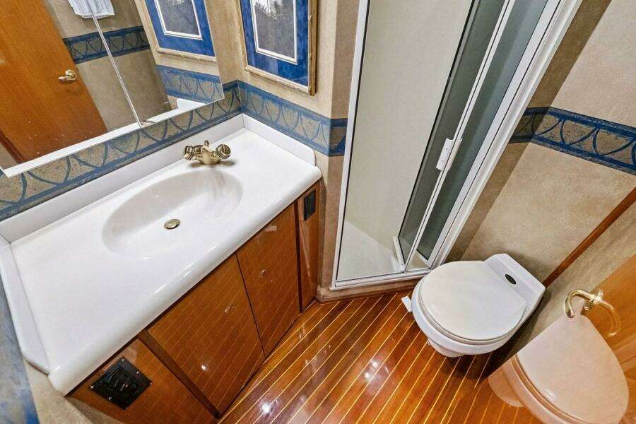 2001 Viking Sportfish