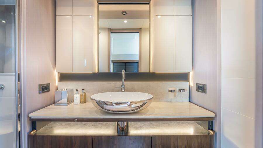 2019 Absolute 58 Fly