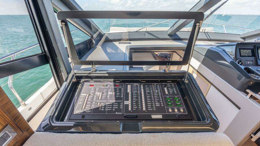 2019 Absolute 58 Fly