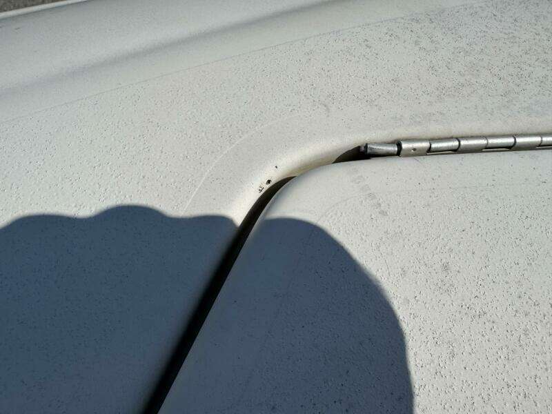 1999 Sea Ray 215 Express Cruiser