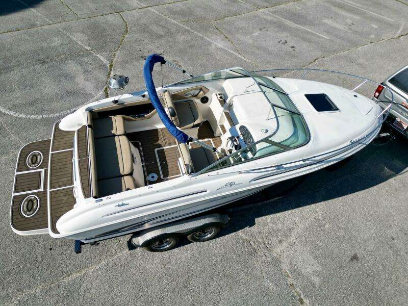 1999 Sea Ray 215 Express Cruiser