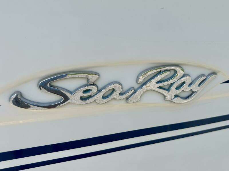 1999 Sea Ray 215 Express Cruiser