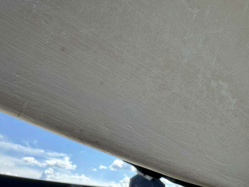 1999 Sea Ray 215 Express Cruiser