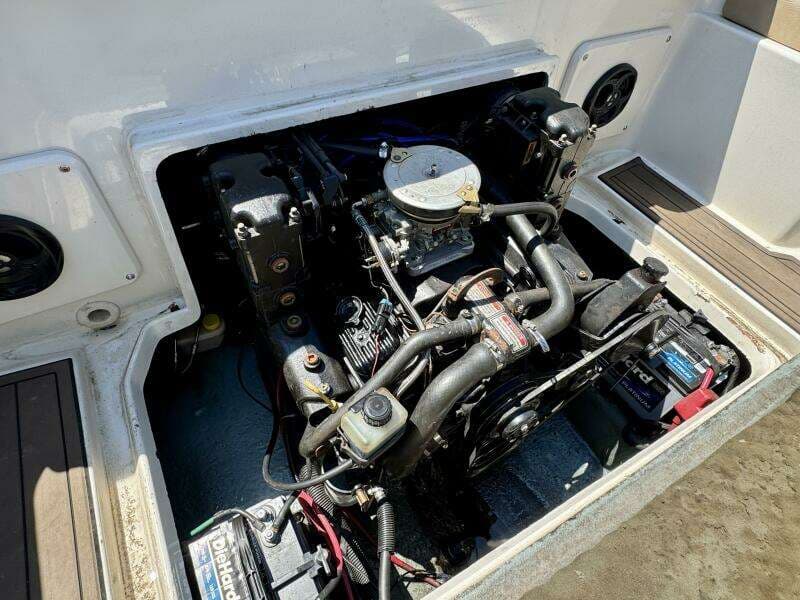 1999 Sea Ray 215 Express Cruiser