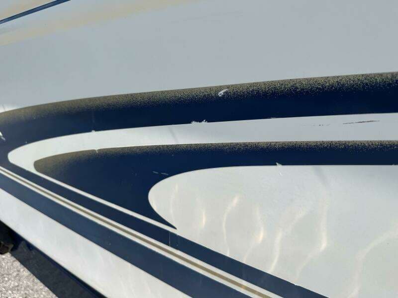 1999 Sea Ray 215 Express Cruiser