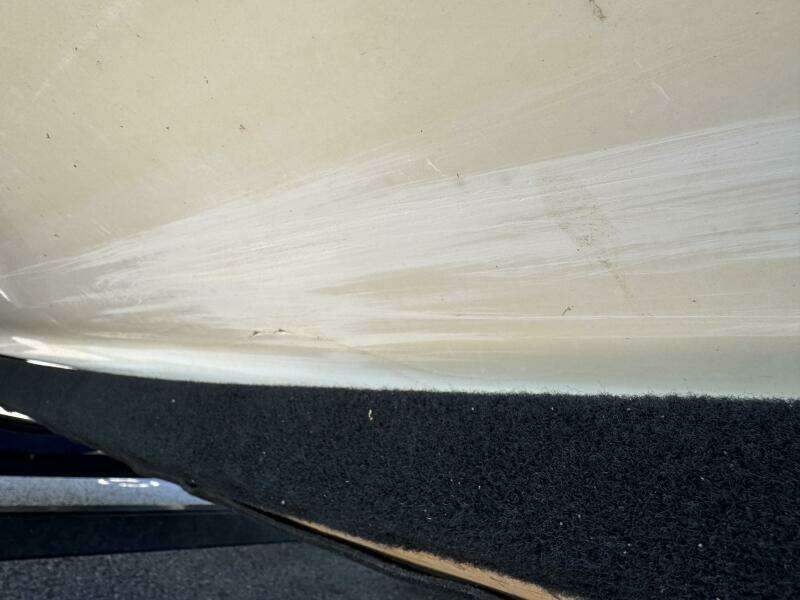 1999 Sea Ray 215 Express Cruiser