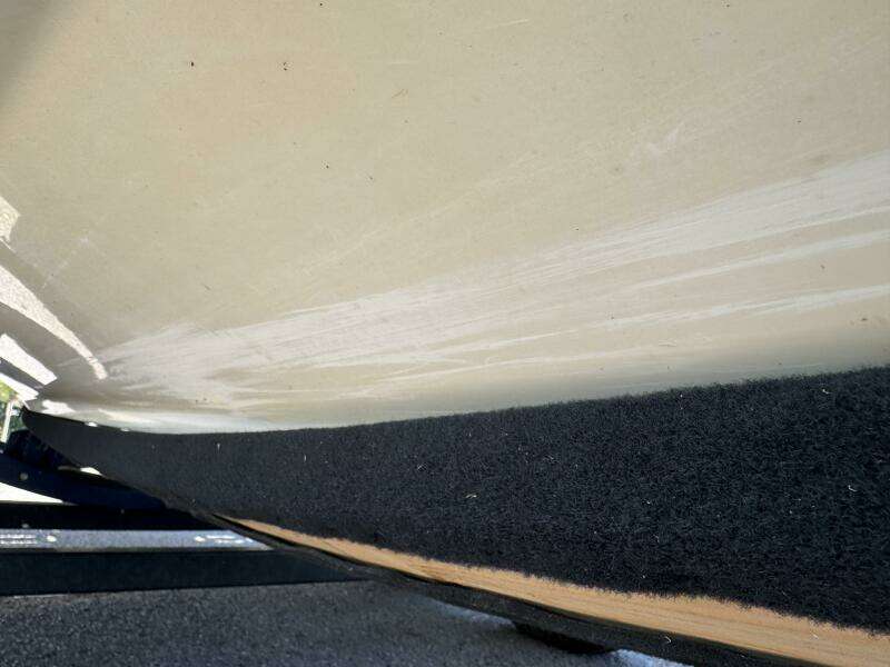 1999 Sea Ray 215 Express Cruiser