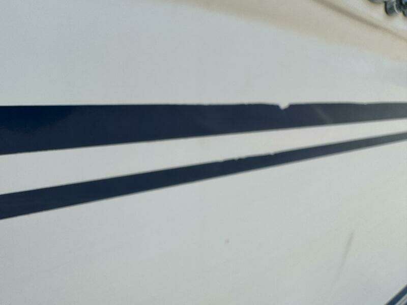 1999 Sea Ray 215 Express Cruiser