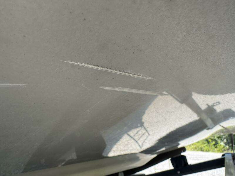 1999 Sea Ray 215 Express Cruiser