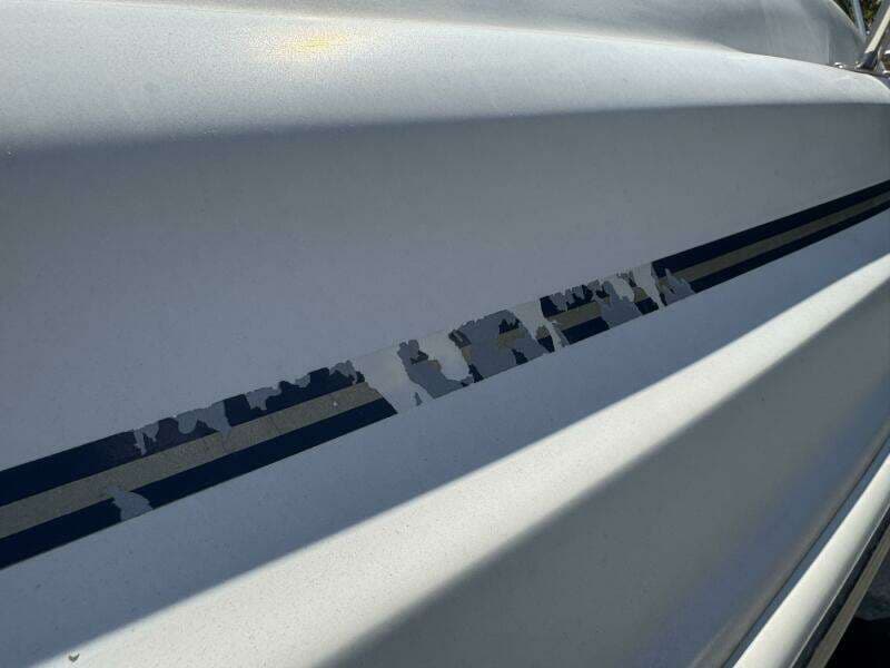 1999 Sea Ray 215 Express Cruiser