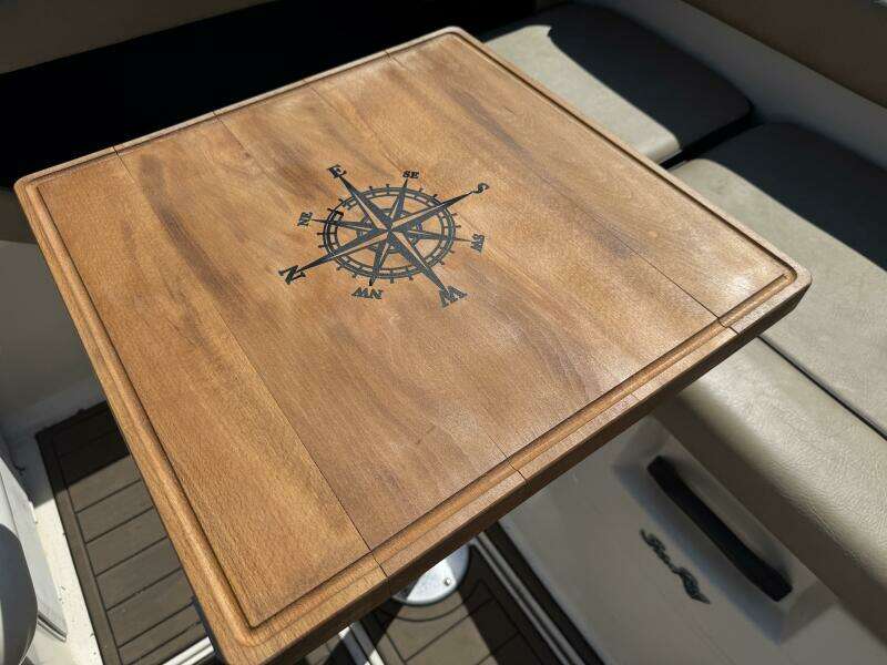 1999 Sea Ray 215 Express Cruiser