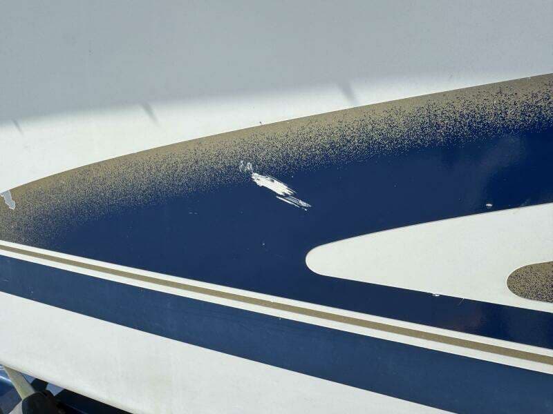 1999 Sea Ray 215 Express Cruiser