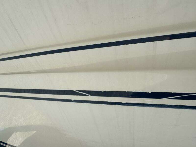 1999 Sea Ray 215 Express Cruiser