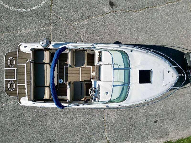 1999 Sea Ray 215 Express Cruiser