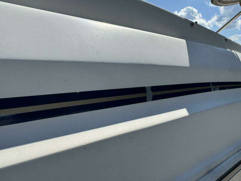 1999 Sea Ray 215 Express Cruiser