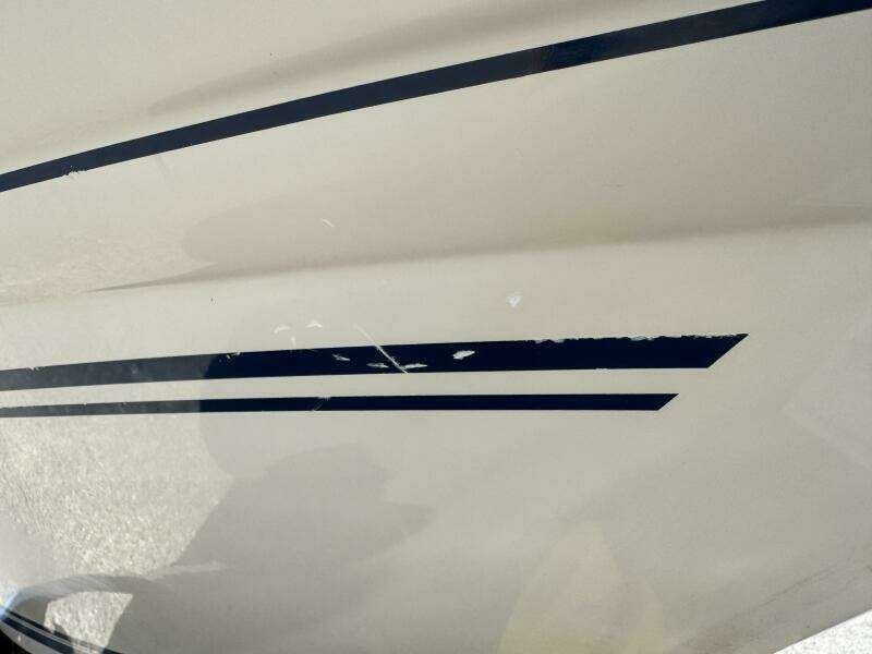 1999 Sea Ray 215 Express Cruiser