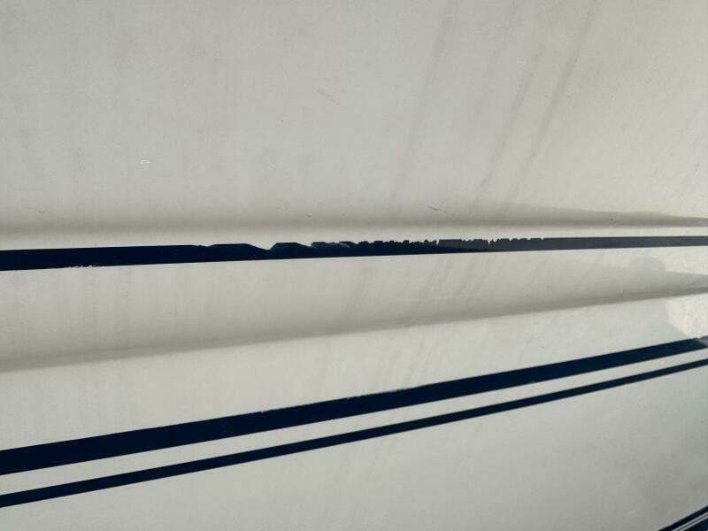 1999 Sea Ray 215 Express Cruiser