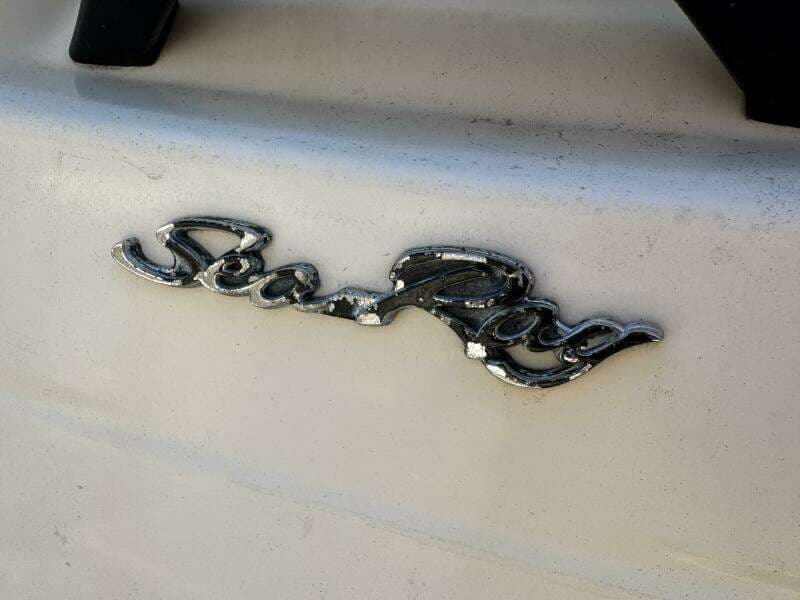 1999 Sea Ray 215 Express Cruiser