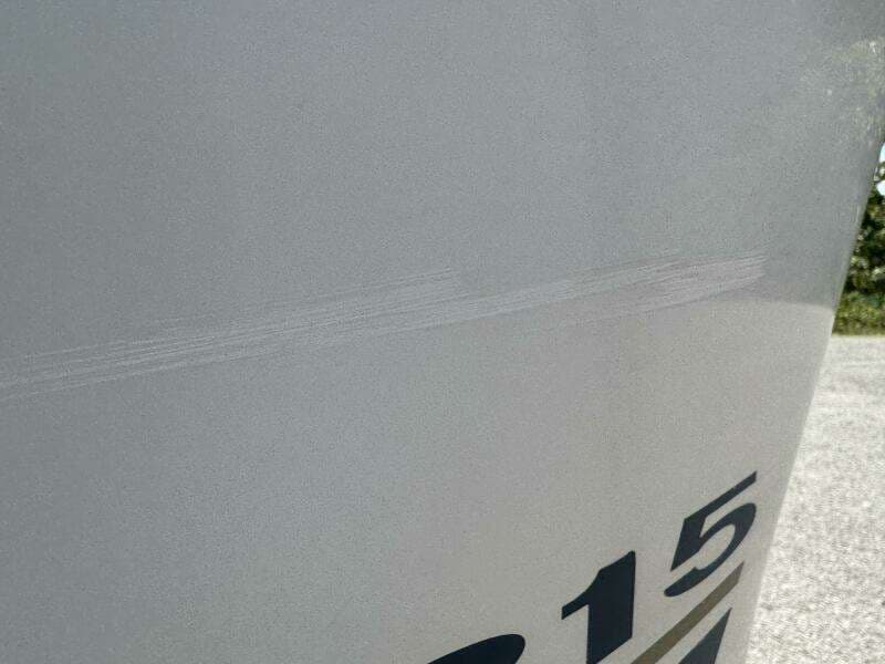 1999 Sea Ray 215 Express Cruiser