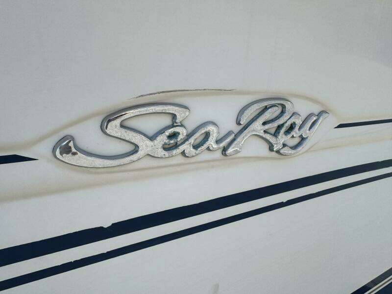 1999 Sea Ray 215 Express Cruiser