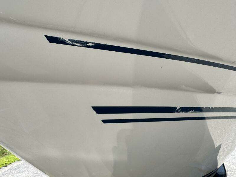 1999 Sea Ray 215 Express Cruiser