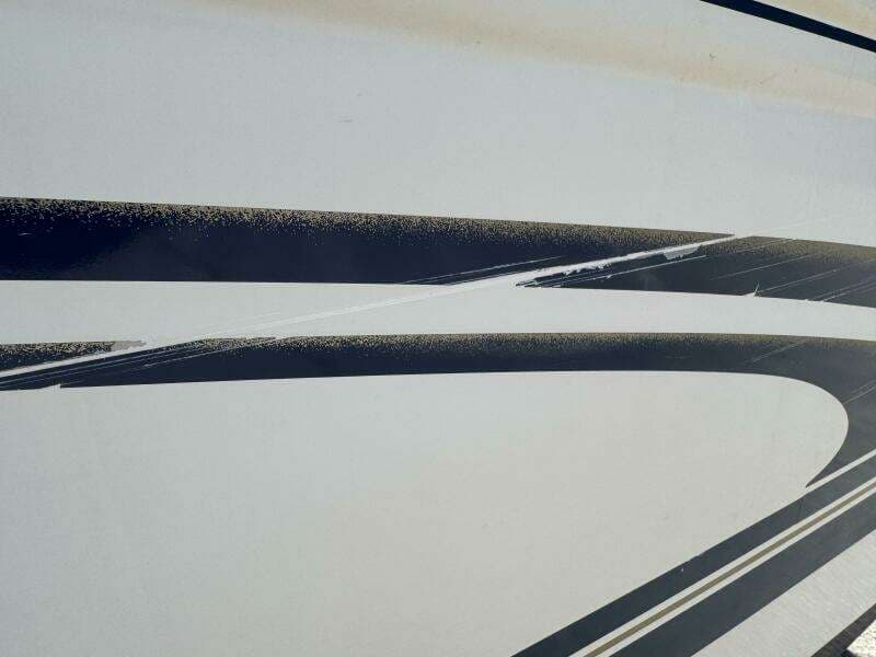 1999 Sea Ray 215 Express Cruiser