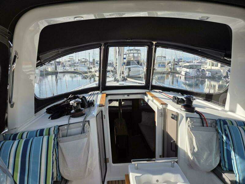 Cabin top and companion way