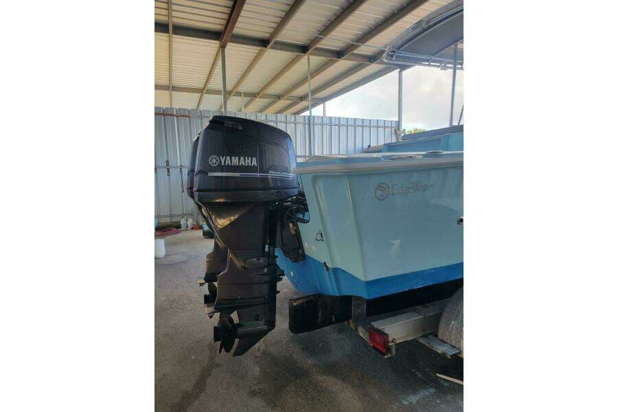 1996 Edgewater 210 Inshore