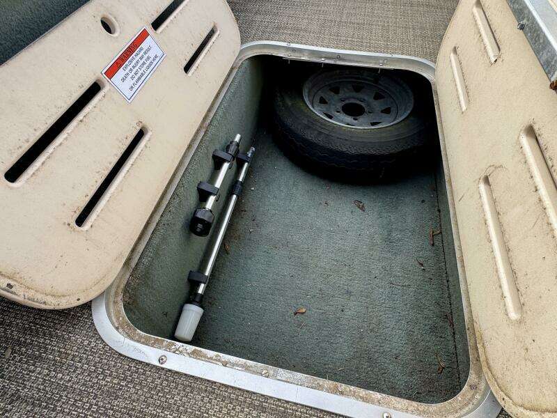 2002 Sun Tracker Party Deck 21