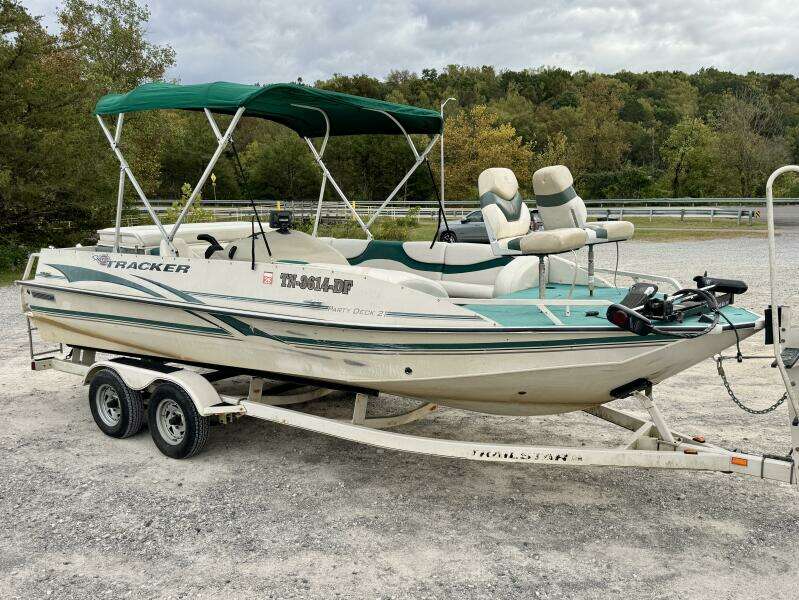 2002 Sun Tracker Party Deck 21