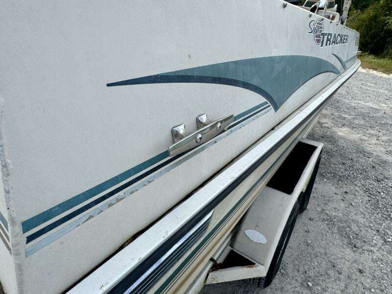 2002 Sun Tracker Party Deck 21