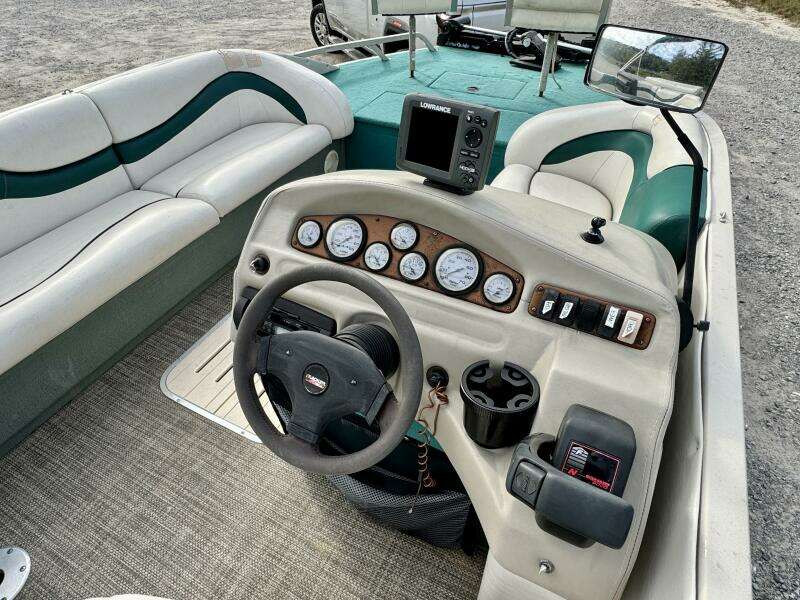 2002 Sun Tracker Party Deck 21