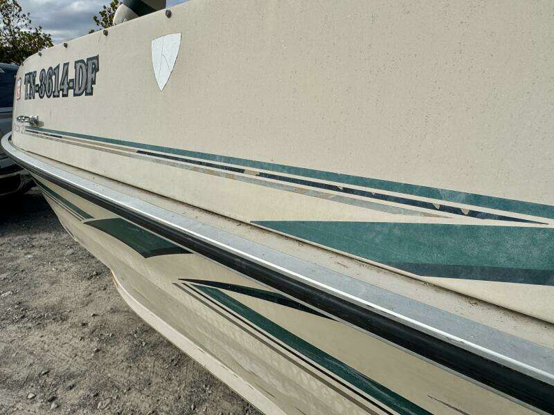 2002 Sun Tracker Party Deck 21