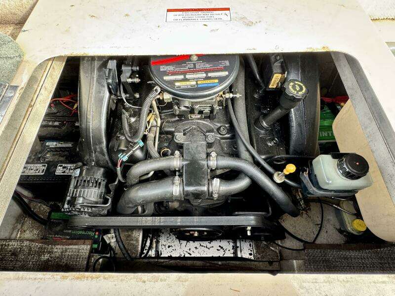 2002 Sun Tracker Party Deck 21