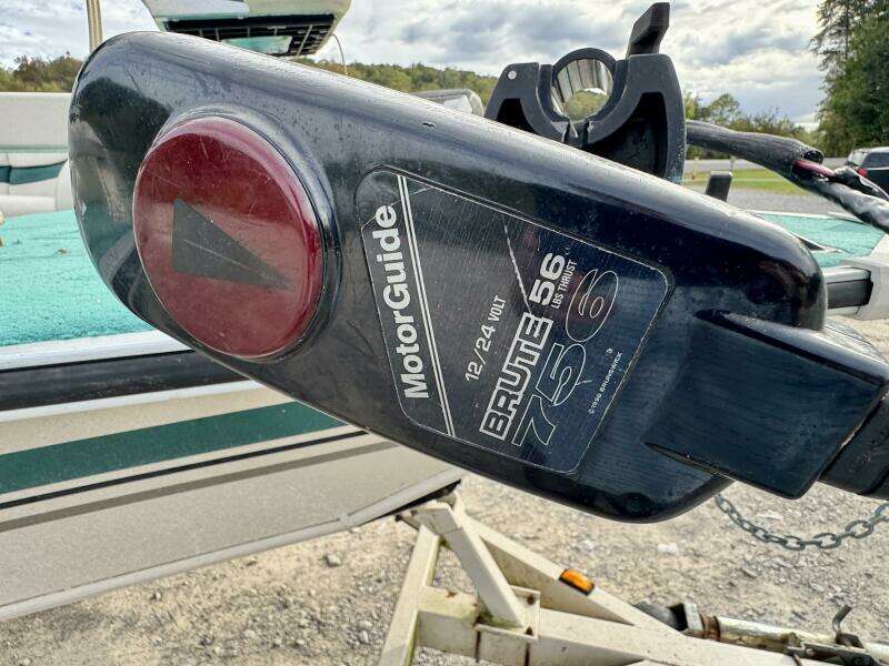 2002 Sun Tracker Party Deck 21