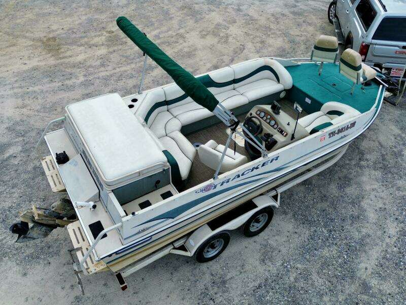 2002 Sun Tracker Party Deck 21