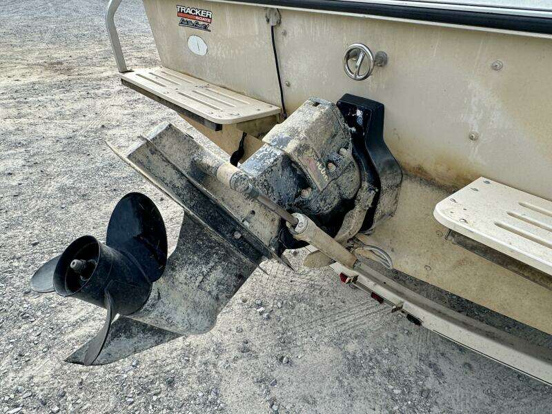 2002 Sun Tracker Party Deck 21