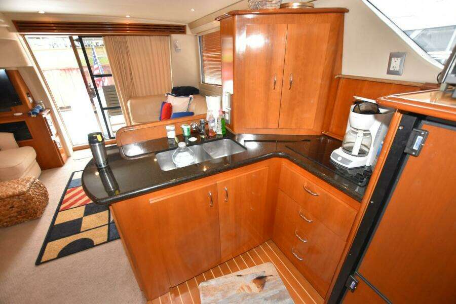 2006 Carver 46 Voyager