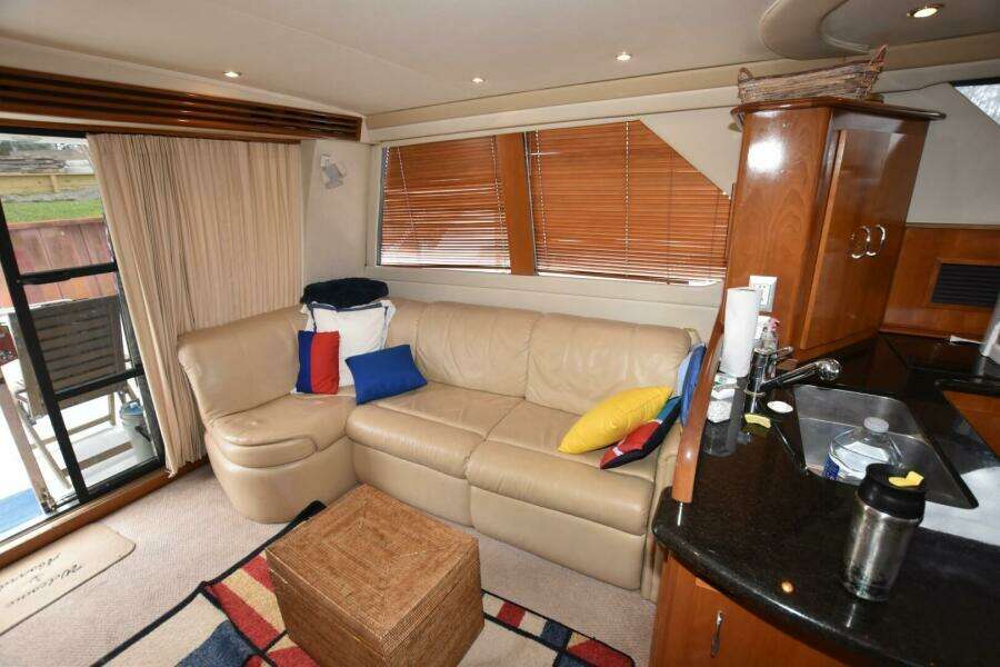 2006 Carver 46 Voyager