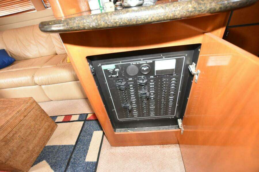 2006 Carver 46 Voyager