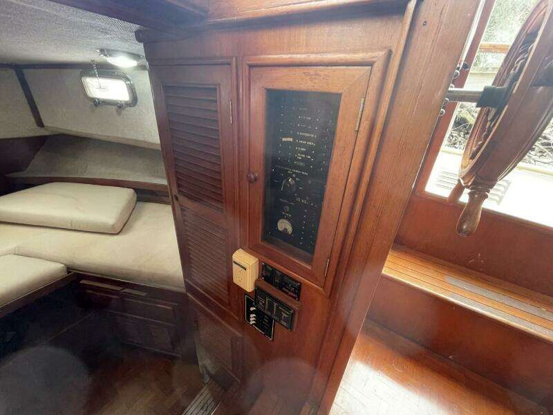 1991 Marine Trader 34 Double Cabin