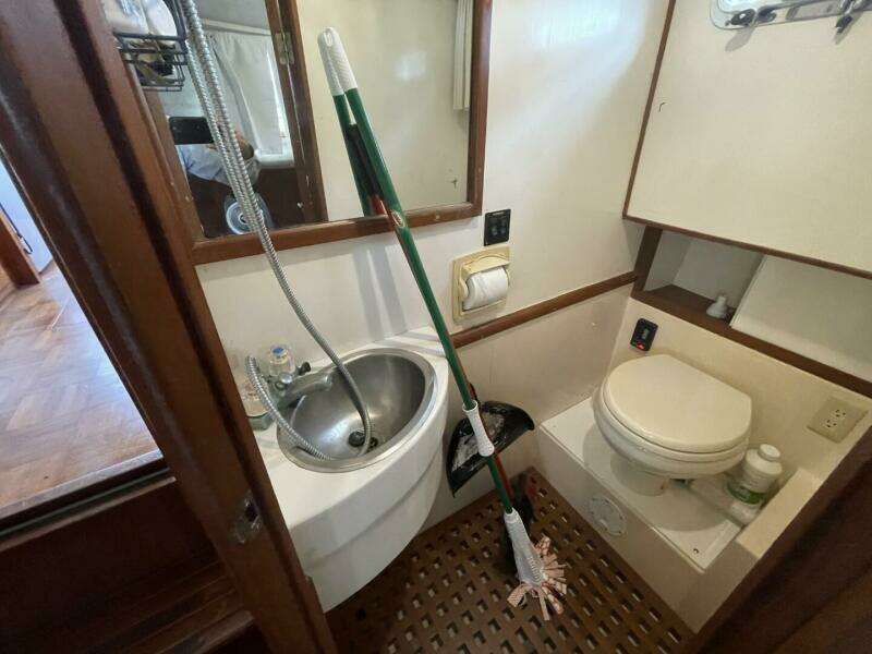 1991 Marine Trader 34 Double Cabin